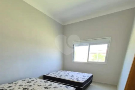 Casa à venda com 3 suítes no condomínio Chácaras Arumã, Sarapuí - SP