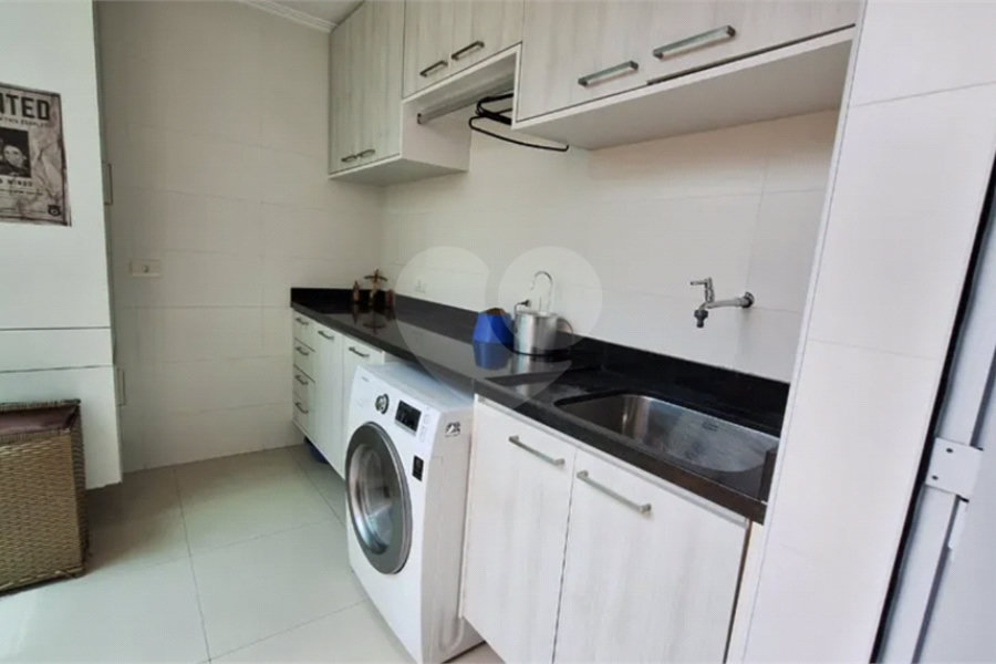 Casa à venda com 5 quartos, sendo 2 suítes,  no condomínio Floradas da Serra, São Paulo - SP