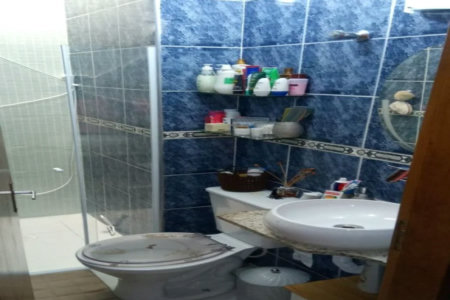 Casa à venda com 3 quartos, sendo 1 suíte, no condomínio Alcides Moreira, São Paulo - SP