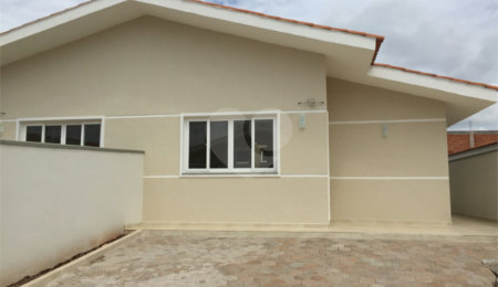 Casa à venda com 3 quartos, sendo 1 suíte,  no condomínio Marf Iii- Fase III, Bom Jesus dos Perdões - SP