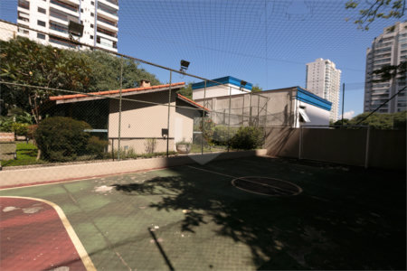 Apartamento à venda com 4 quartos, sendo 1 suíte, em Alto da Boa Vista, São Paulo, SP