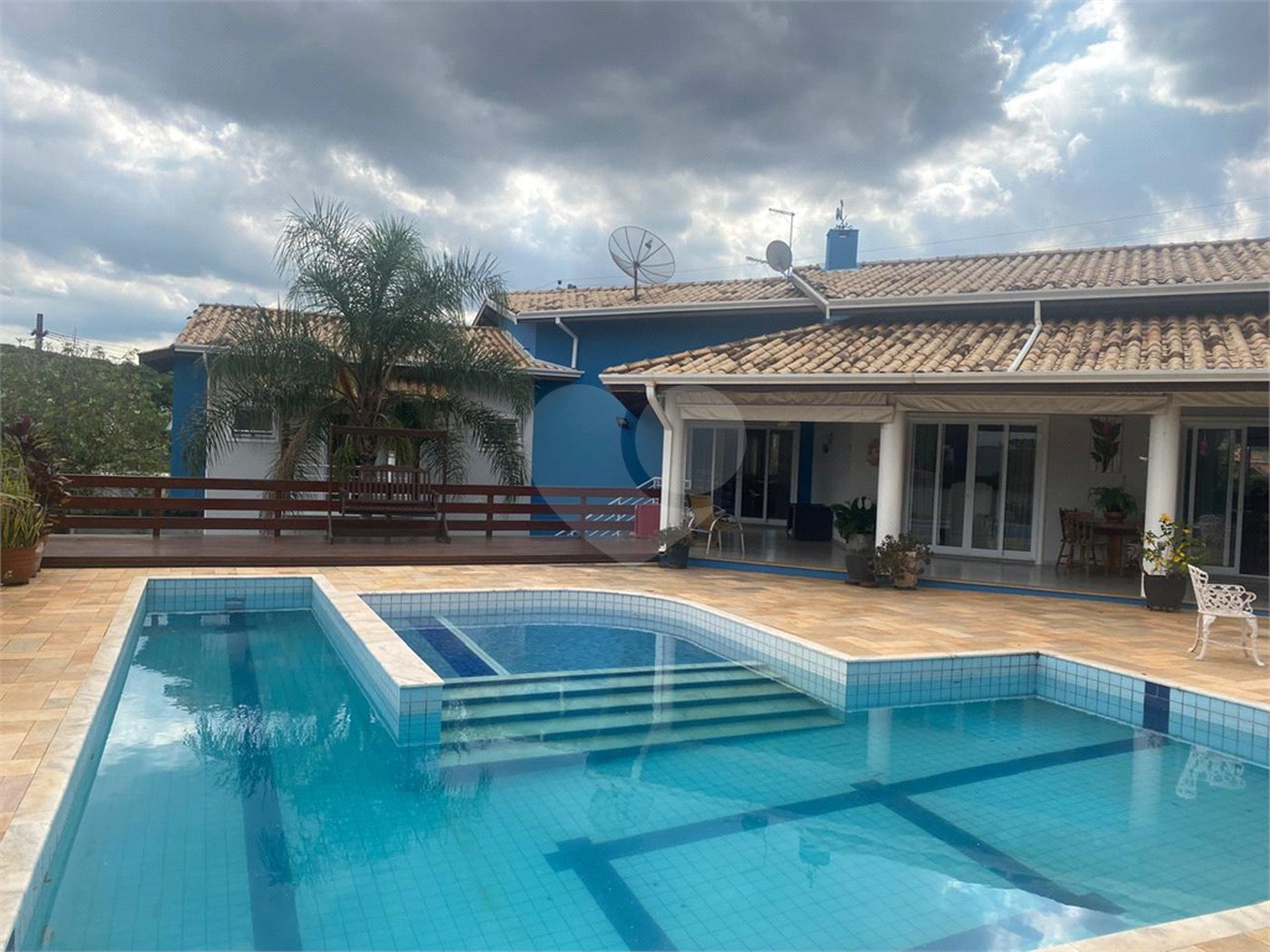 Casa à venda com 5 quartos, sendo 3 suítes, no condomínio Zuleika Jabour, Salto - SP