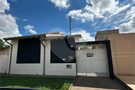 Casa para alugar com 2 quartos, sendo 1 suíte, em Parque dos Ipês III, Ponta Porã, MS