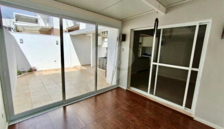 Casa à venda com 3 quartos, sendo 1 suíte,  no condomínio Residencial Rio Preto Village, Atibaia - SP