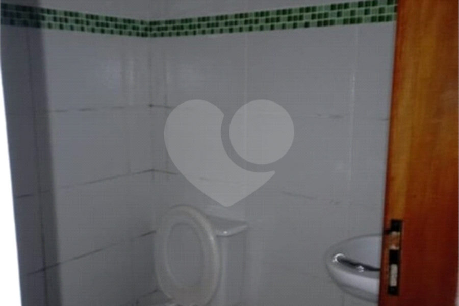 Sobrado à venda com 3 quartos, sendo 1 suíte, em Jardim Las Vegas, Santo André, SP