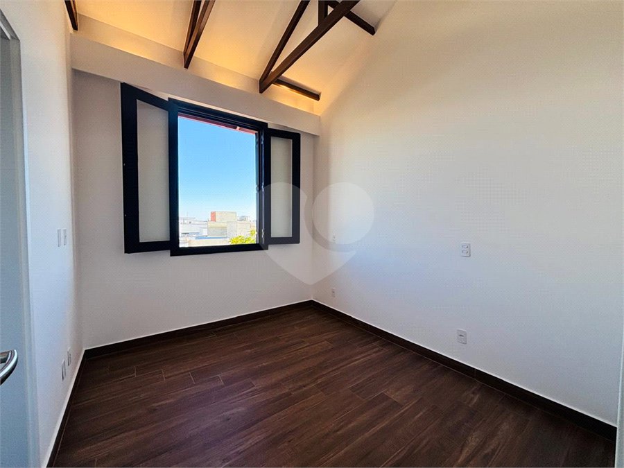 Casa à venda com 4 quartos, sendo 3 suítes, no condomínio Residencial Chácara Ondina, Sorocaba - SP