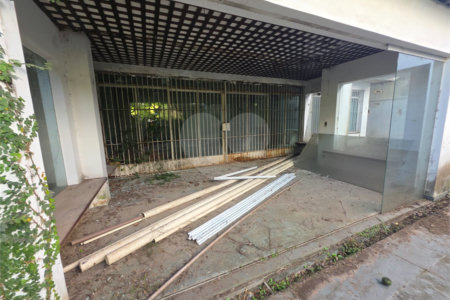 Casa à venda com 4 quartos, sendo 1 suíte, em Indianópolis, São Paulo, SP