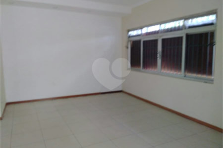 Casa Térrea à venda com 4 quartos, sendo 1 suíte, em Vila Rosália, Guarulhos, SP