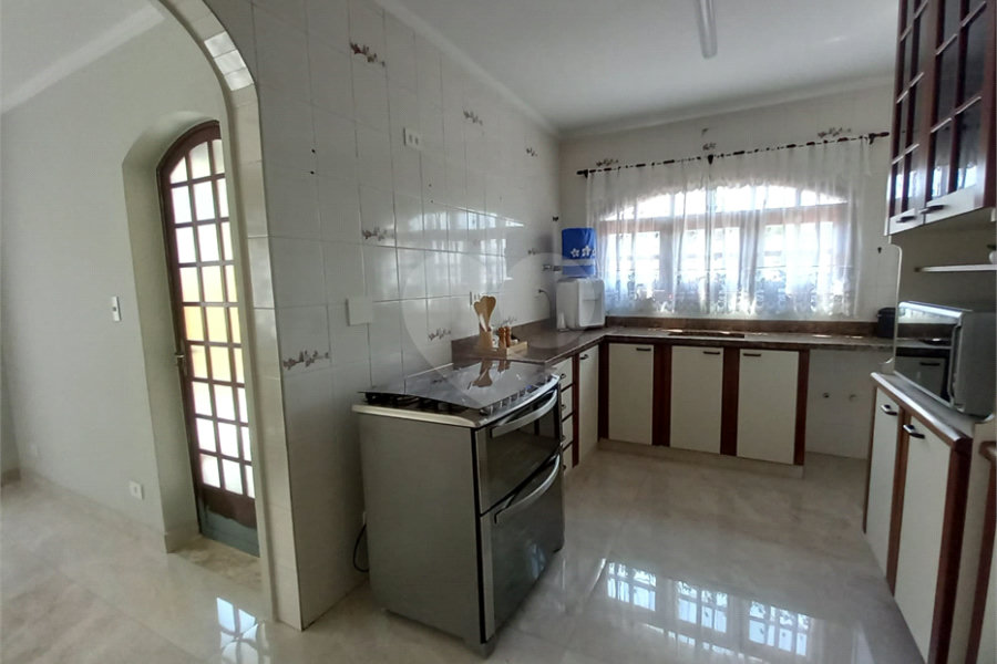Sobrado à venda com 4 quartos, sendo 1 suíte, em Tremembé, São Paulo, SP