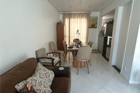 Casa à venda com 3 quartos, sendo 1 suíte, no condomínio Vila das Cores, São Paulo - SP