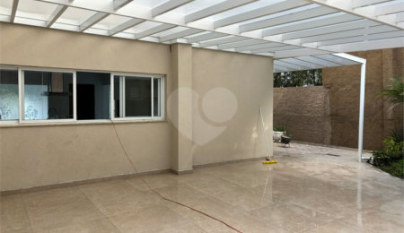 Casa à venda ou para alugar com 5 suítes no condomínio Quebec Villie, São Roque - SP