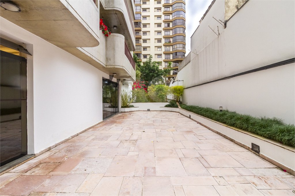 Apartamento à venda com 4 quartos, sendo 1 suíte, em Indianópolis, São Paulo, SP