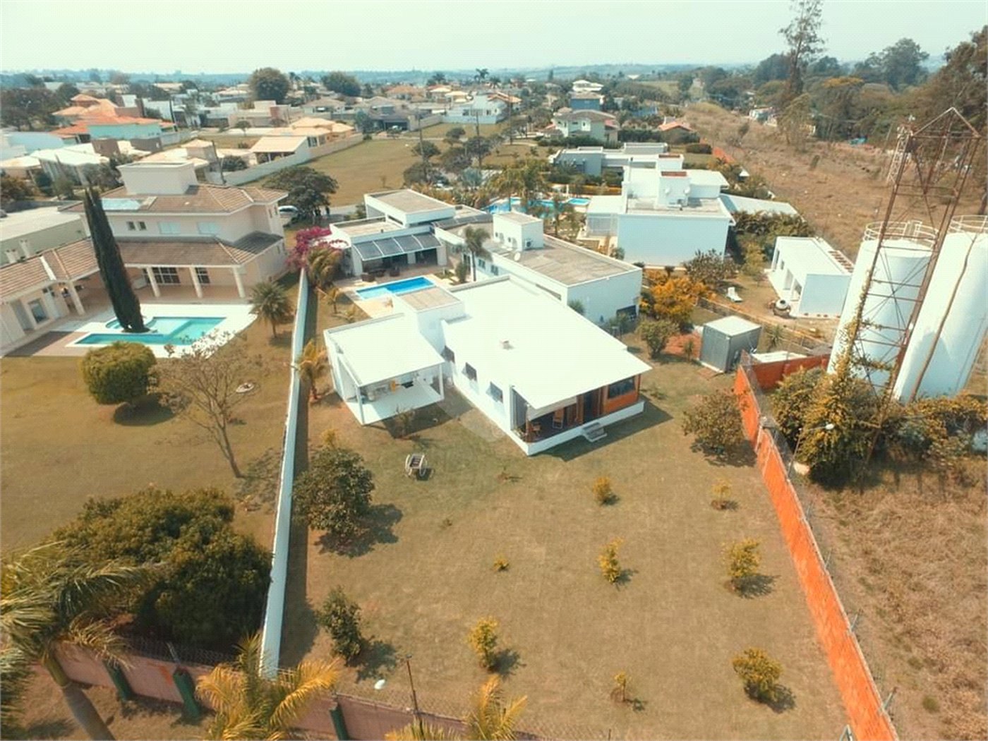 Casa à venda com 3 suítes no condomínio Village Ipanema 1, Araçoiaba da Serra - SP