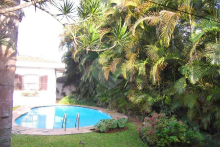 Casa Térrea à venda com 4 quartos, sendo 2 suítes, em Interlagos, São Paulo, SP