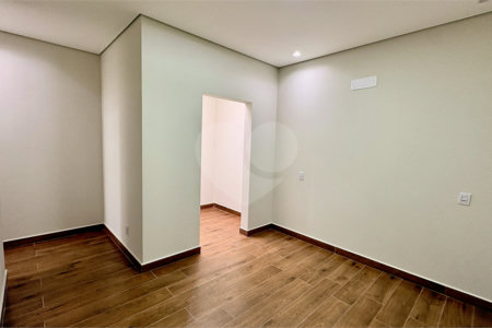 Casa à venda com 3 quartos, sendo 1 suíte, no condomínio Residencial Villagio Wanel, Sorocaba - SP