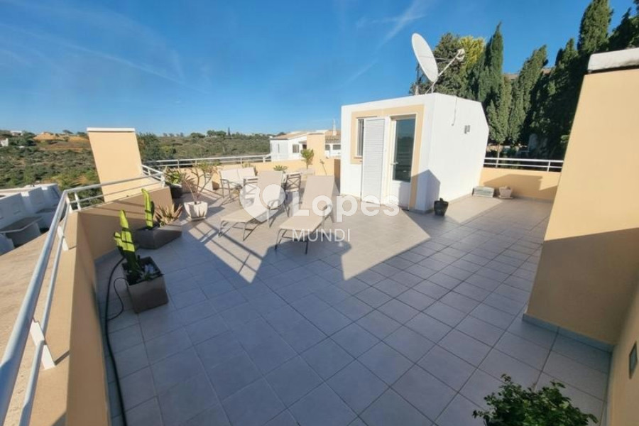 Casa com 4 quartos à venda em Albufeira, Algarve, Portugal – Vista para o mar e piscina