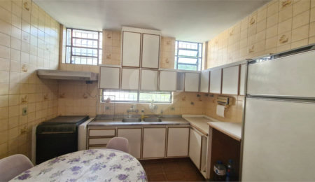 Sobrado à venda com 3 quartos, sendo 1 suíte,  em Cidade São Francisco, São Paulo, SP