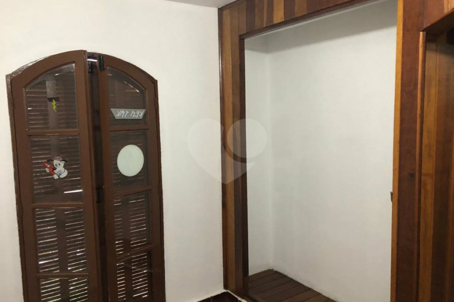 Sobrado à venda com 3 quartos em Serra da Cantareira, Mairiporã, SP