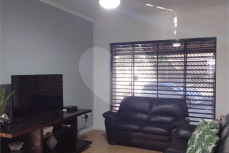 Sobrado à venda com 3 quartos em Parque Santa Rosa, Suzano, SP