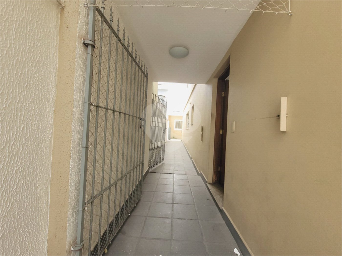 Casa à venda com 3 quartos, sendo 1 suíte, em Parque Maria Domitila, São Paulo, SP
