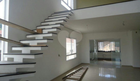 Sobrado à venda com 3 quartos, sendo 1 suíte,  em Vila Irmãos Arnoni, São Paulo, SP