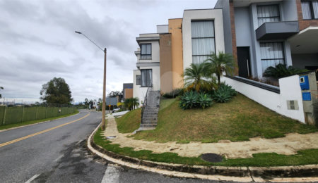 Casa à venda com 4 quartos, sendo 1 suíte,  no condomínio Sun Lake, Sorocaba - SP