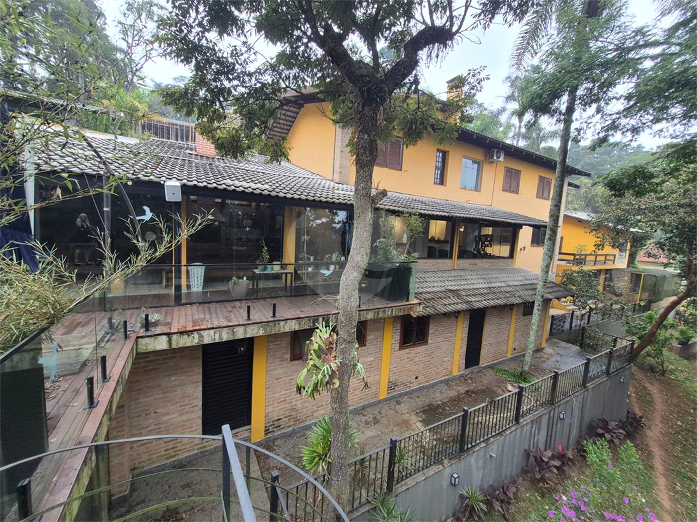 Sobrado para alugar com 4 suítes em Serra da Cantareira, Mairiporã, SP