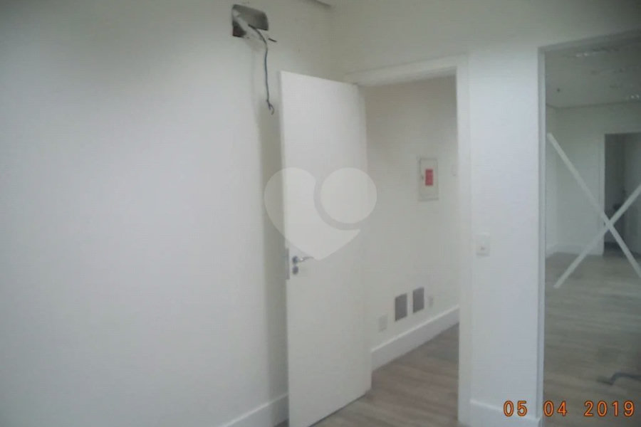 Conjunto comercial na Vila Olimpia