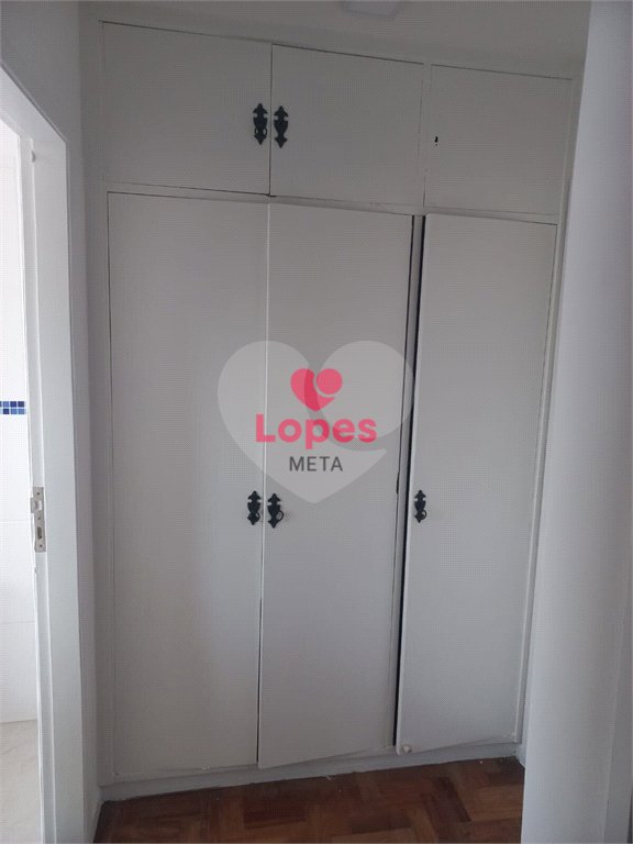 Apartamento à venda com 4 quartos, sendo 2 suítes,  em Vila Adyana, São José dos Campos, SP