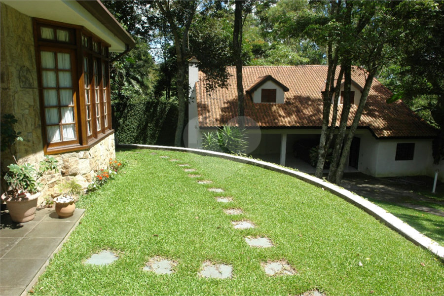 Casa à venda com 3 suítes no condomínio Jardim da Montanha I, Mairiporã - SP