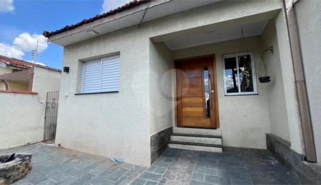 Casa à venda com 4 quartos, sendo 1 suíte, em Alvinópolis, Atibaia, SP