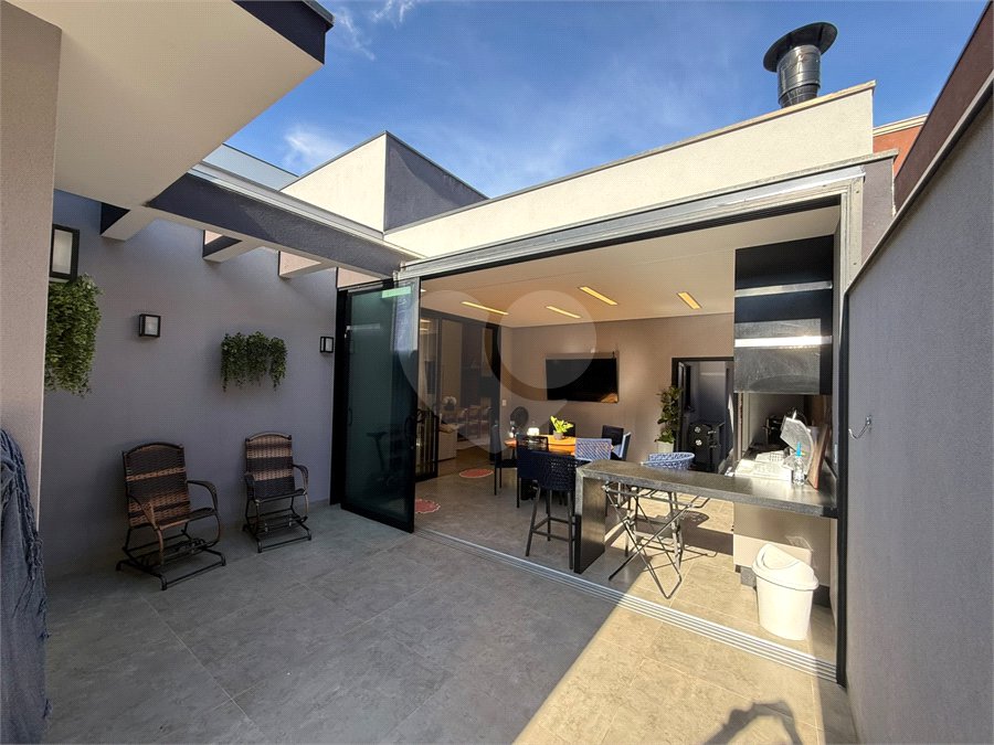 Casa à venda com 3 suítes no condomínio Costa das Areias, Salto - SP