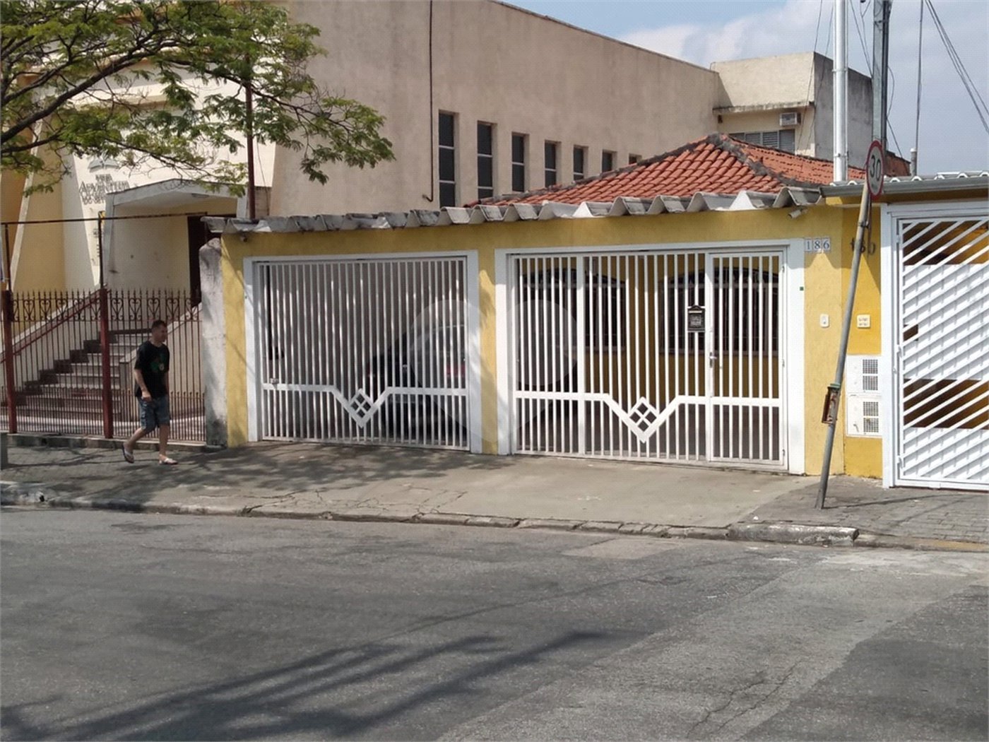 Casa Térrea à venda com 4 quartos, sendo 1 suíte, em Vila Medeiros, São Paulo, SP