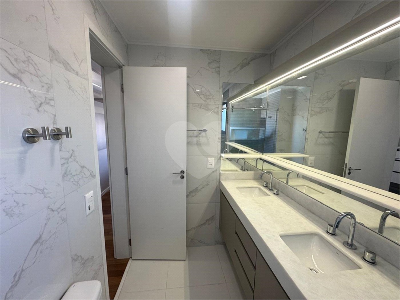 Apartamento à venda com 3 suítes em Brooklin Paulista, São Paulo, SP