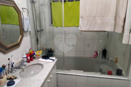 Sobrado à venda com 4 quartos, sendo 2 suítes, em Vila Paulicéia, São Paulo, SP
