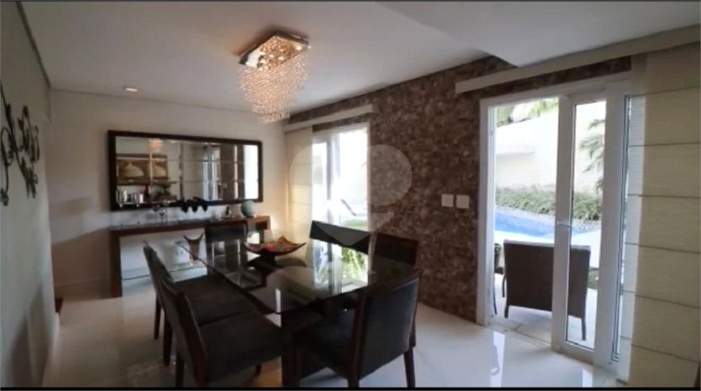 Casa à venda com 5 suítes no condomínio Parque Arco Iris, Atibaia - SP