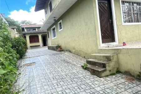 Sobrado à venda com 5 quartos em Pununduva, Cotia, SP