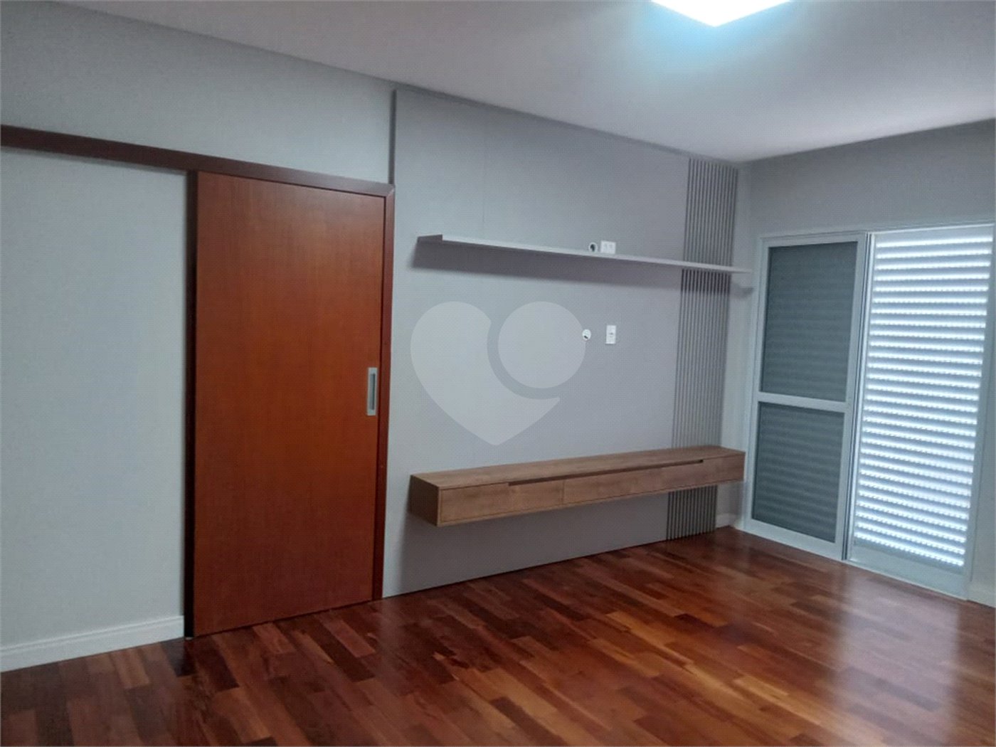 Casa à venda com 4 quartos, sendo 3 suítes,  no condomínio Residencial Montreal, São Carlos - SP