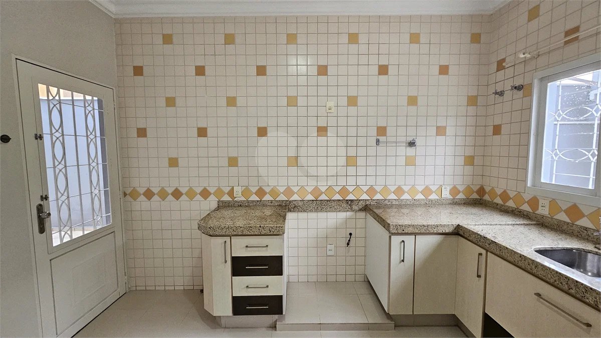Casa Locação e Venda Condomínio Portal de Itaici 04 Dormitórios 02 suítes
