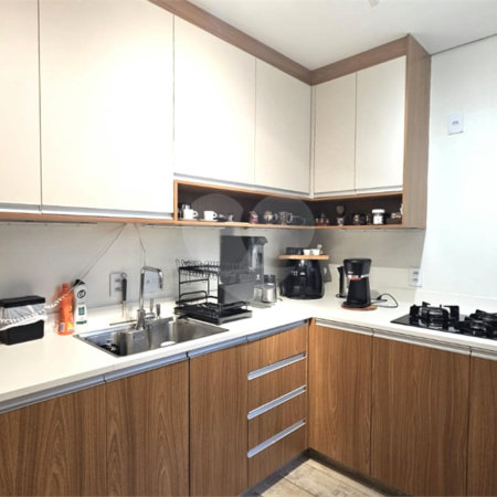 Casa à venda com 3 quartos, sendo 1 suíte, no condomínio Flora Park, São Paulo - SP