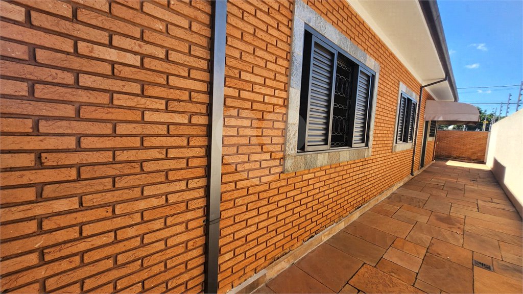 Casa à venda com 3 quartos, sendo 2 suítes, em Jardim Europa (vila Xavier), Araraquara, SP
