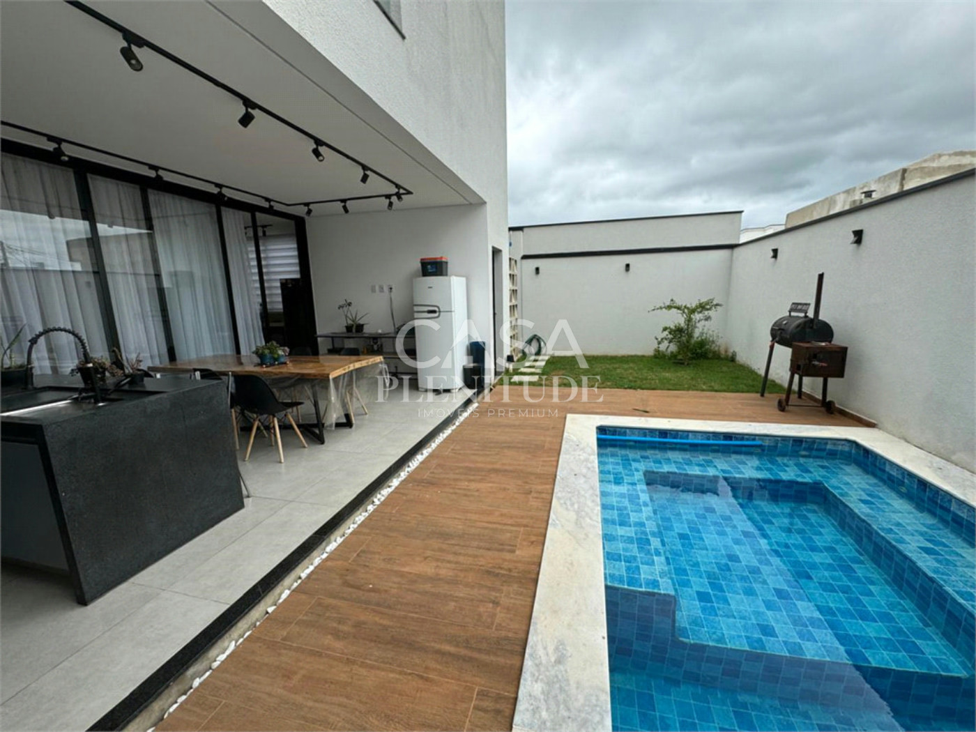 Casa em condomínio à venda com 3 suítes em Aparecidinha, Sorocaba, SP