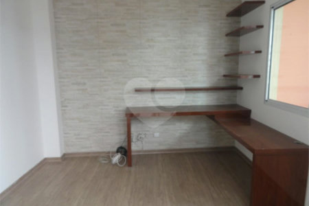 Sobrado à venda com 3 quartos, sendo 1 suíte, em Parque Ipê, São Paulo, SP