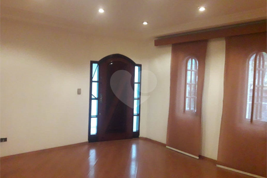 Sobrado à venda com 4 quartos, sendo 1 suíte, em Jaçanã, São Paulo, SP