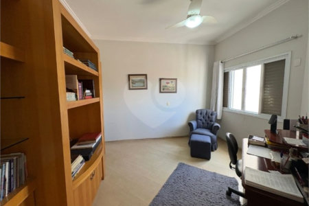 Casa à venda com 5 quartos, sendo 3 suítes, no condomínio Granja Olga III, Sorocaba - SP