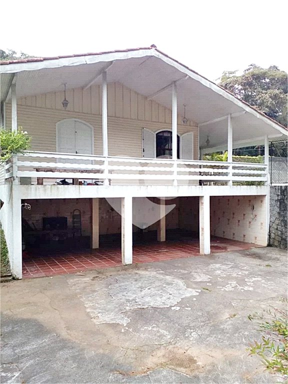 Casa à venda com 4 quartos, sendo 1 suíte,  no condomínio Parque Imperial da Cantareira, Mairiporã - SP