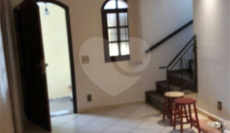 Casa à venda com 3 quartos, sendo 1 suíte,  em Jardim Piqueroby, São Paulo, SP