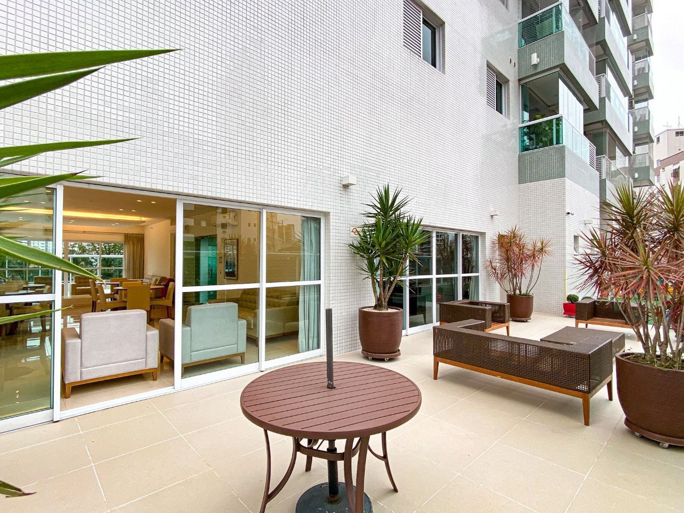 Apartamento com 2 dormitórios para alugar, 76 m² por R$ 7.000,00/mês - Gonzaga - Santos/SP
