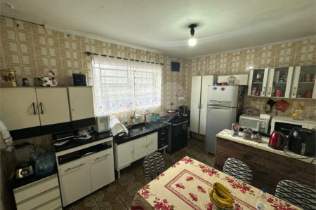 Sobrado à venda com 4 quartos, sendo 2 suítes, em Vila Nivi, São Paulo, SP