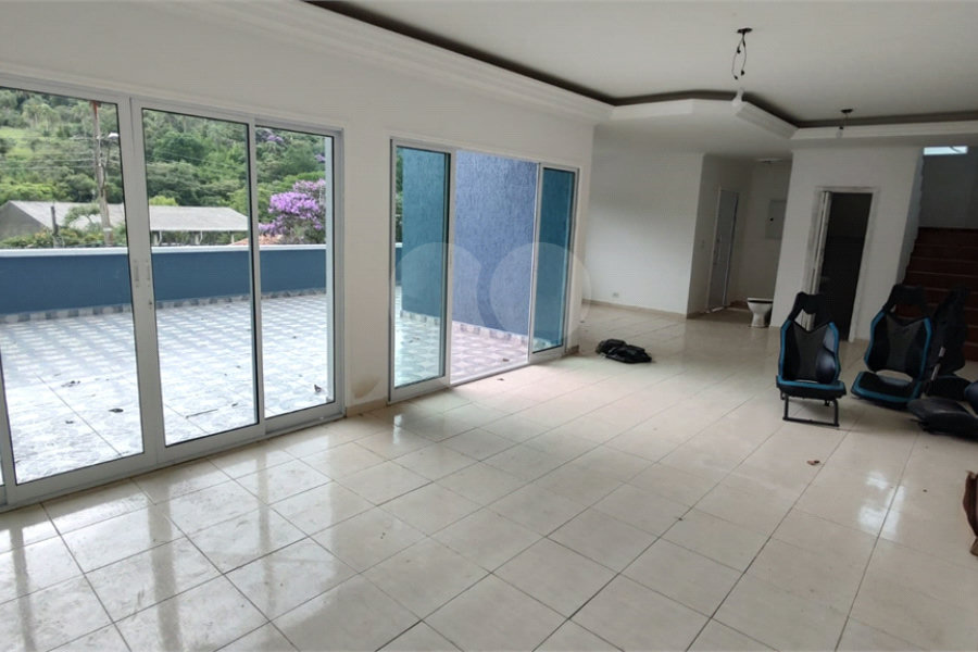 Casa à venda com 3 quartos, sendo 2 suítes,  em Serra da Cantareira, Mairiporã, SP